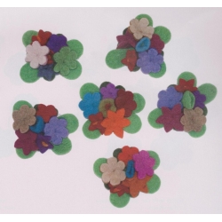 FIORI DI FELTRO CON SPILLA DI SICUREZZA - DIAMETRO 12 CM.